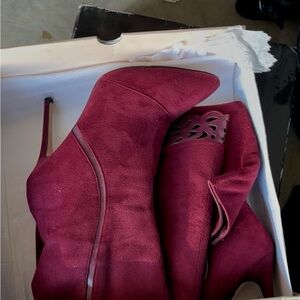 Elegant Burgundy Stiletto Boots